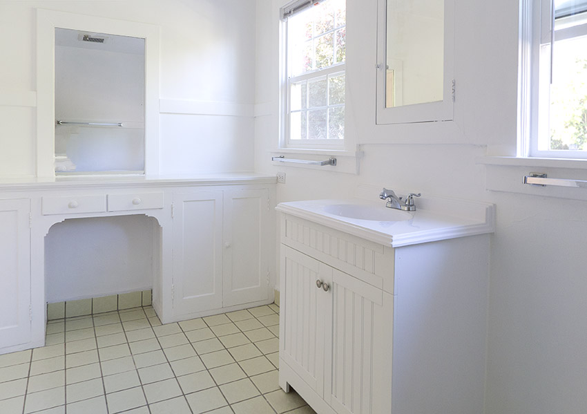 NW Portland Quimby bathroom 1